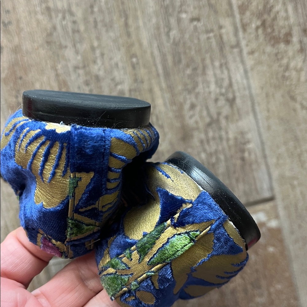 Tory Burch Blue Dahlia and Gold Flats - Picture 6 of 6